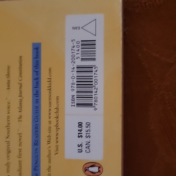 3/$12 paperback book - The Secret Life of Bees - Picture 4 of 4